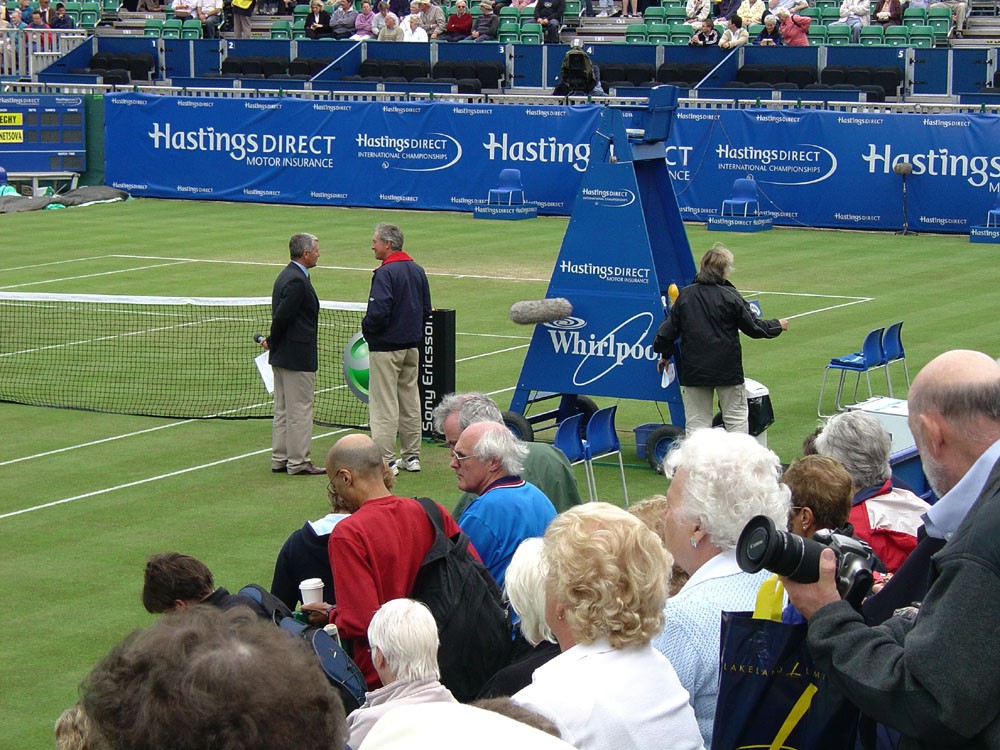 gal/holiday/Eastbourne Tennis  2005/Awaiting play_DSC07485.jpg